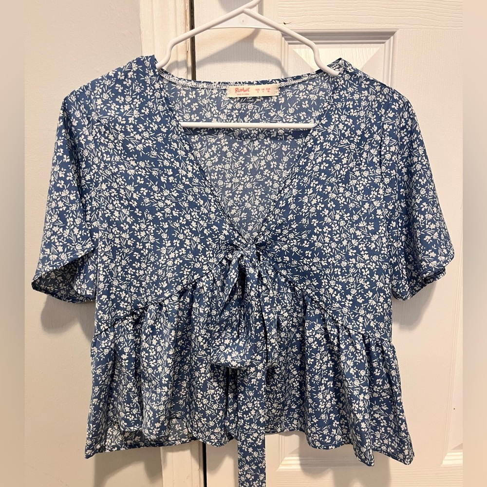 ROMWE Blue Floral Blouse with Tie-Front